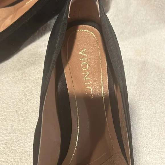 J Jill black pumps with tortoise heal size 7.5 only wore once to a wedding - Picture 5 of 7